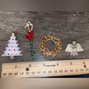 Christmas brooch lot of 4